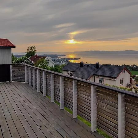 Skivm25, House With Great View! 特隆赫姆